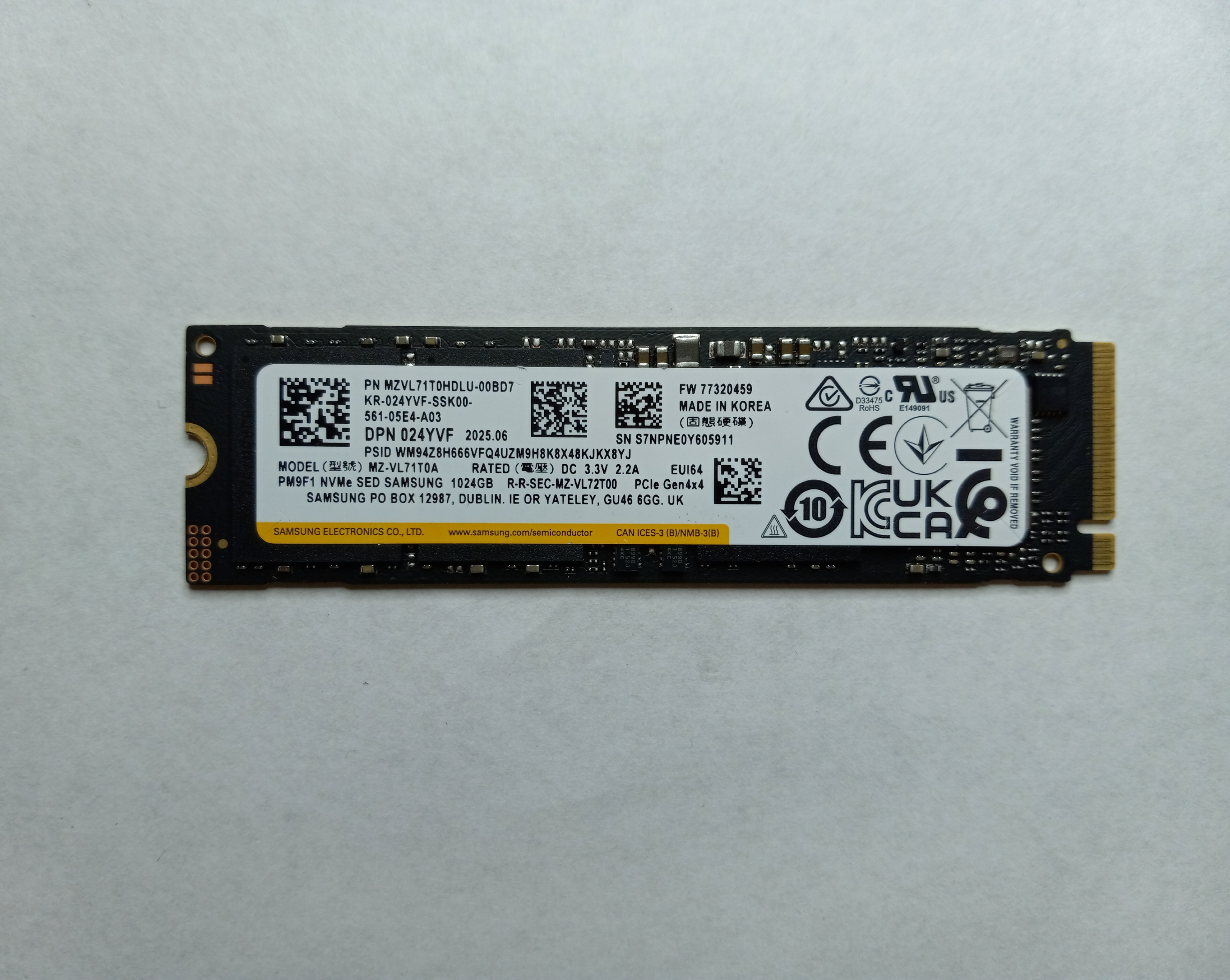 Dell 24YVF (Samsung MZVL71T0HDLU-00BD7)