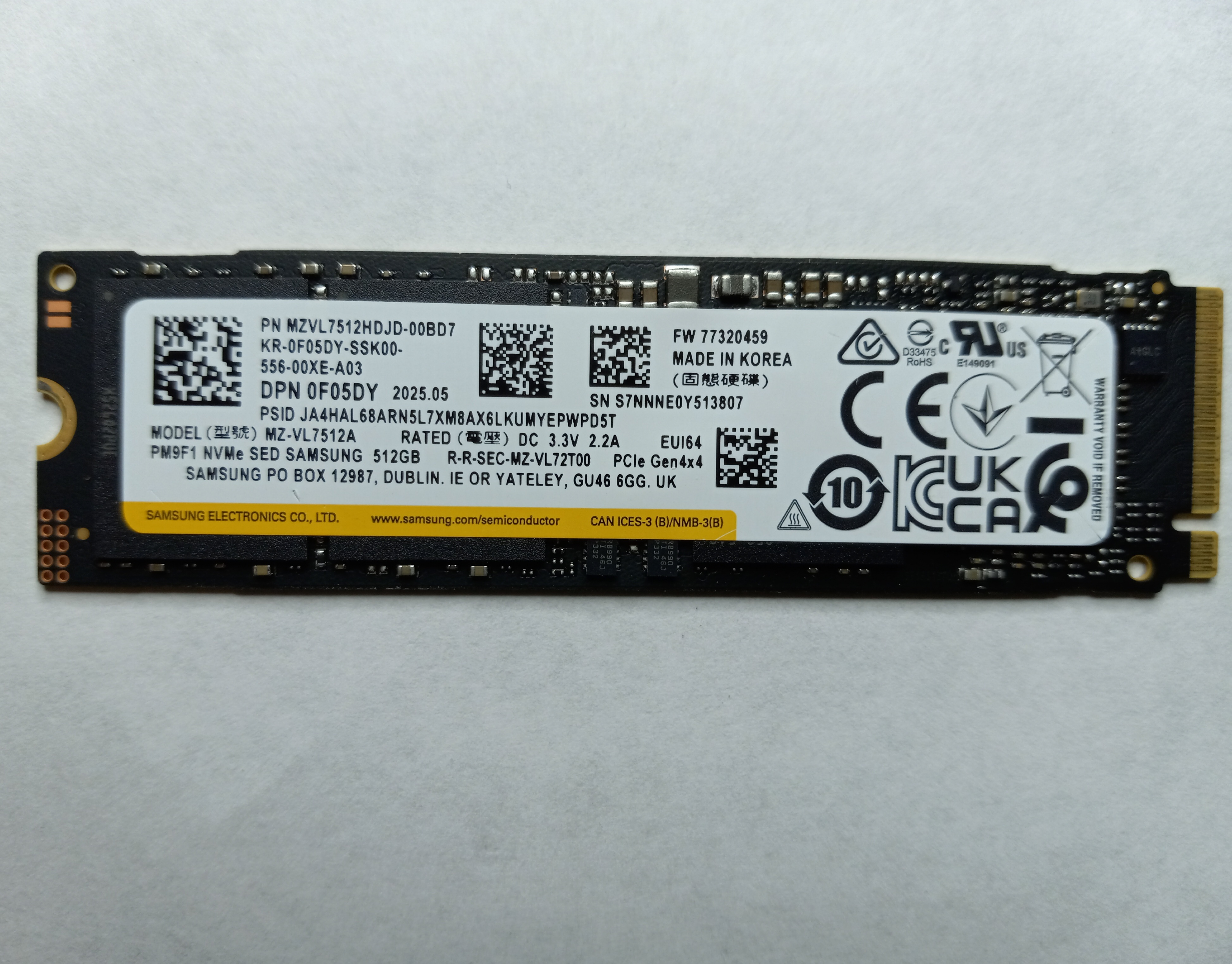 Seller photo of Dell PM9F1-series (Samsung MZVL7512HDJD-00BD7) F05DY Solid