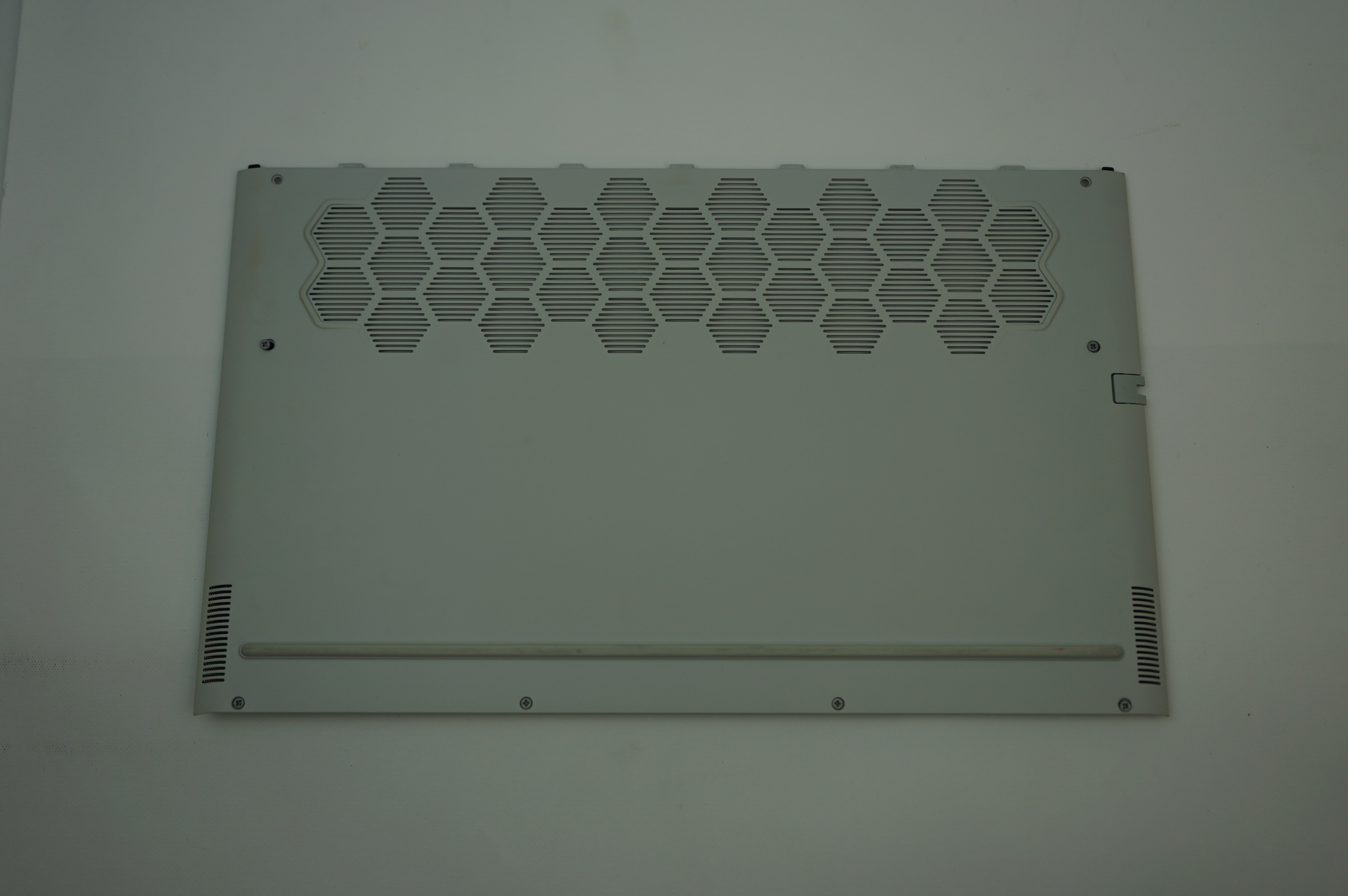 Dell V7KV4 Laptop Bottom Cover Assembly