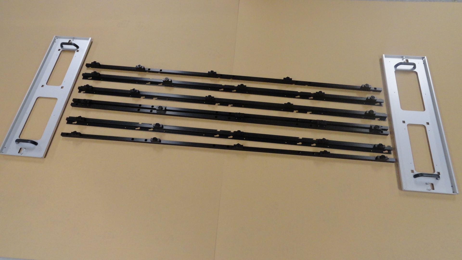 Samsung VGLFR44FWL 4X4 Video Wall Mounting Kit